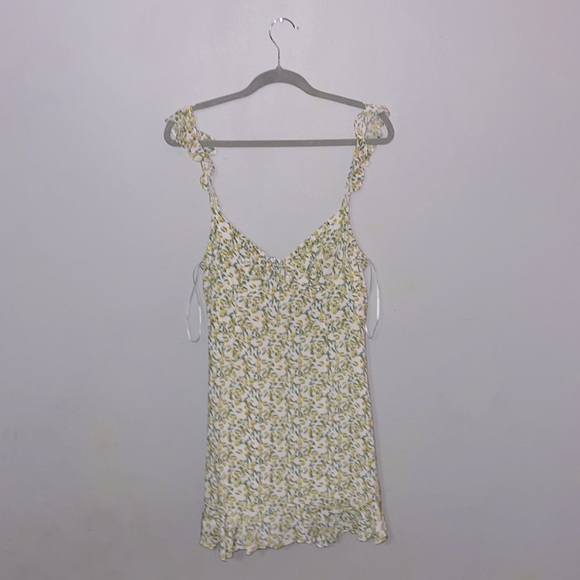 Astr Dresses & Skirts - Astr The Label Lemon Dress